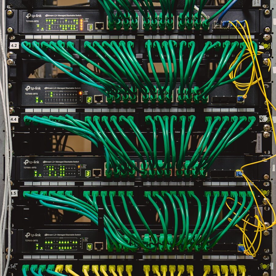 Industrial network switches in a control cabinet